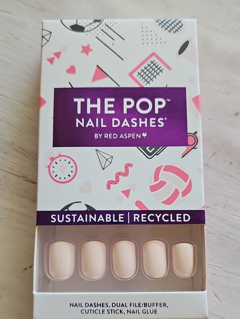 THE POP Nail Dashes by Red Aspen - Nude/pale Pink Press-On Nails.